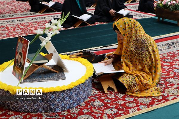 ترتیل خوانی قرآن کریم در ماه مبارک رمضان در حرم مطهر شاهچراغ (ع)