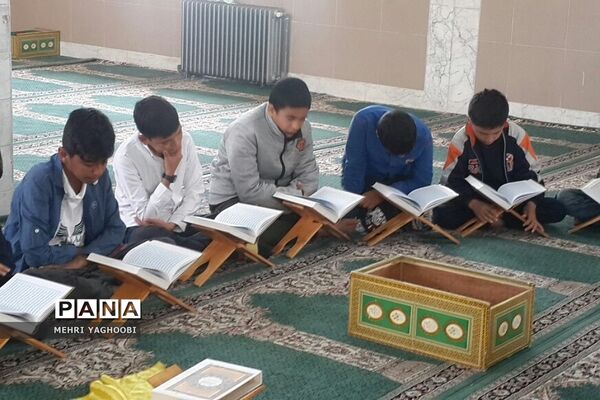 محفل انس با قرآن در دبستان شریف فشافویه