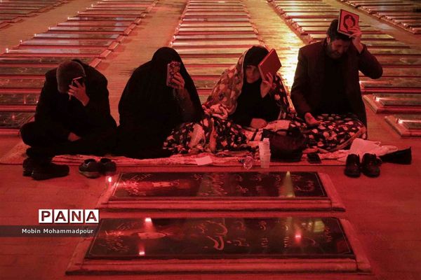 احیای شب اول قدر در گلزار شهدای تبریز