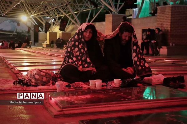 احیای شب اول قدر در گلزار شهدای تبریز