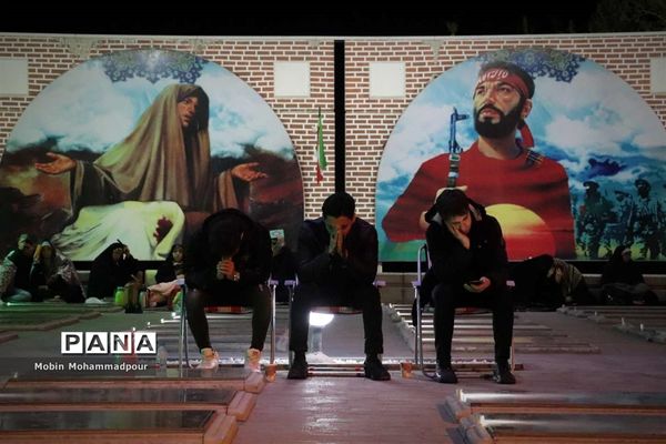 احیای شب اول قدر در گلزار شهدای تبریز