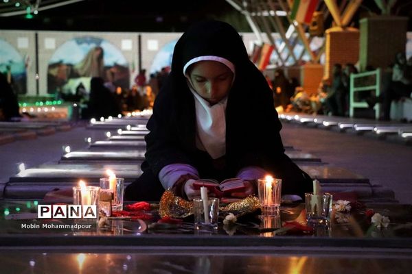 احیای شب اول قدر در گلزار شهدای تبریز