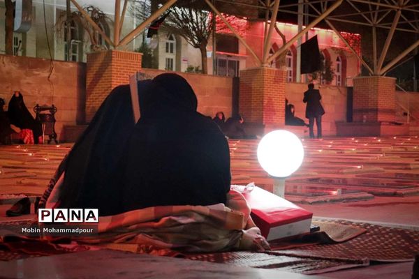 احیای شب اول قدر در گلزار شهدای تبریز