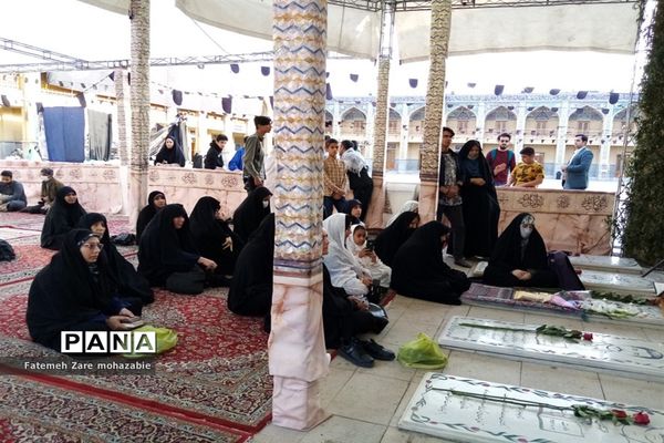 برگزاری جشن  تولد دانش‌آموز شهید  محمدرضا کشاورز در حرم مطهر شاهچراغ (ع)