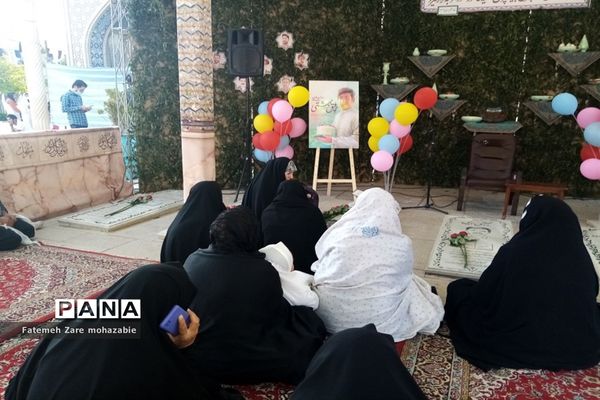 برگزاری جشن  تولد دانش‌آموز شهید  محمدرضا کشاورز در حرم مطهر شاهچراغ (ع)
