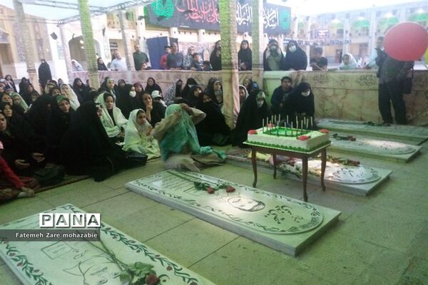 برگزاری جشن  تولد دانش‌آموز شهید  محمدرضا کشاورز در حرم مطهر شاهچراغ (ع)