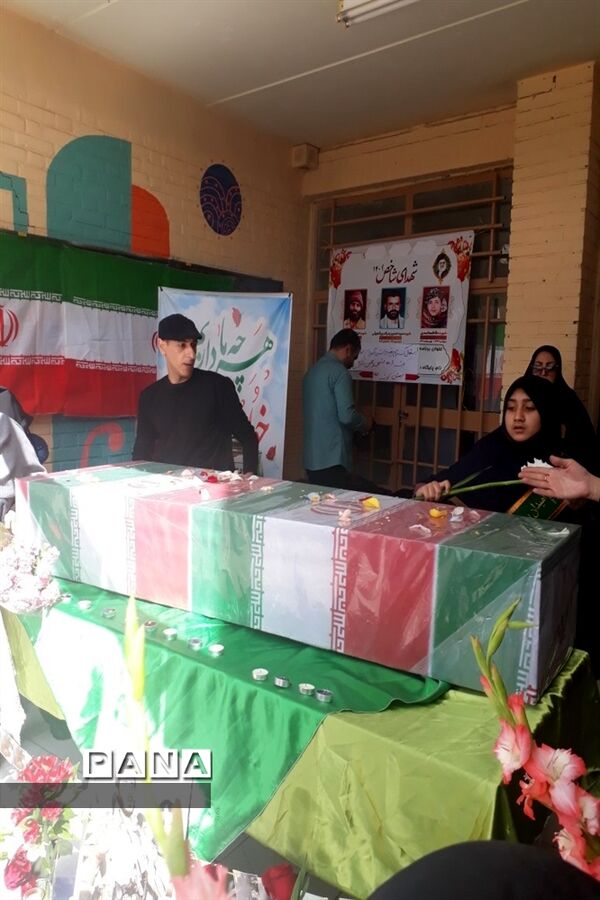 استقبال از شهید گمنام در دبستان کوثر ناحیه 5 اصفهان