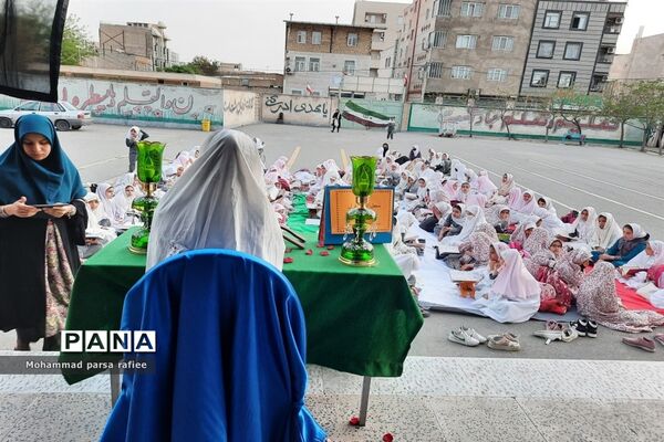 مراسم محفل انس با قرآن و افطاری در مدارس صفادشت