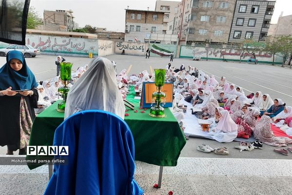 مراسم محفل انس با قرآن و افطاری در مدارس صفادشت