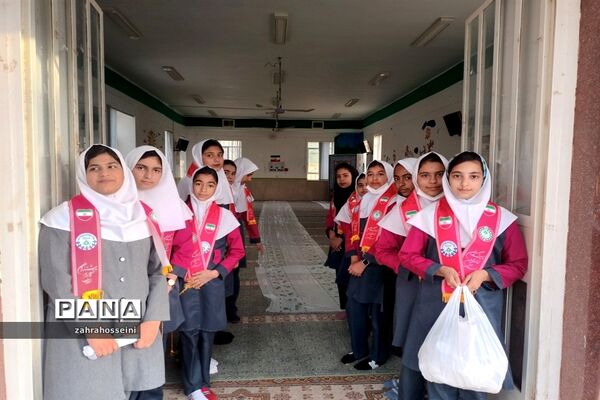 ضیافت افطاری در دبستان شهید نجاتی ابرکوه