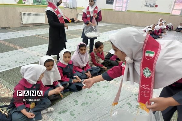 ضیافت افطاری در دبستان شهید نجاتی ابرکوه