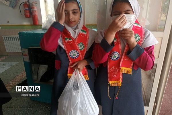 ضیافت افطاری در دبستان شهید نجاتی ابرکوه