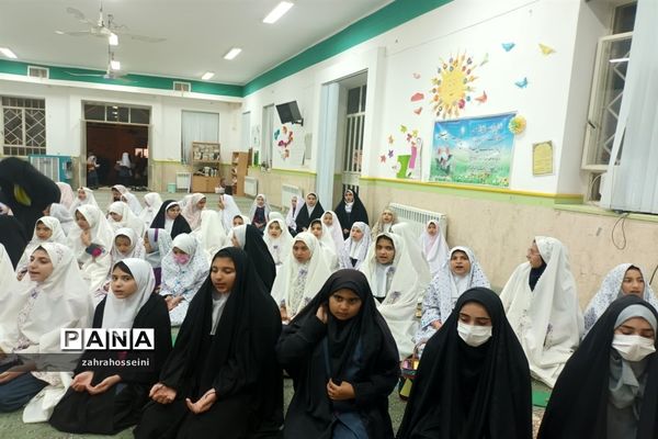 ضیافت افطاری در دبستان شهید نجاتی ابرکوه