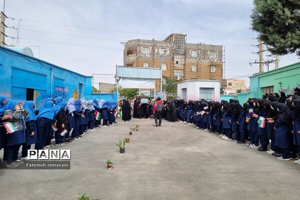 وداع با پیکر شهید گمنام در مدارس ملارد