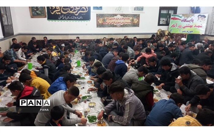 سنت افطاری ساده به یاد شهدای منطقه پهرآباد مراغه