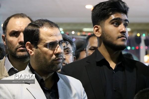 بازدید سرپرست وزارت آموزش و پرورش از غرفه مدرسه‌ای به وسعت ایران