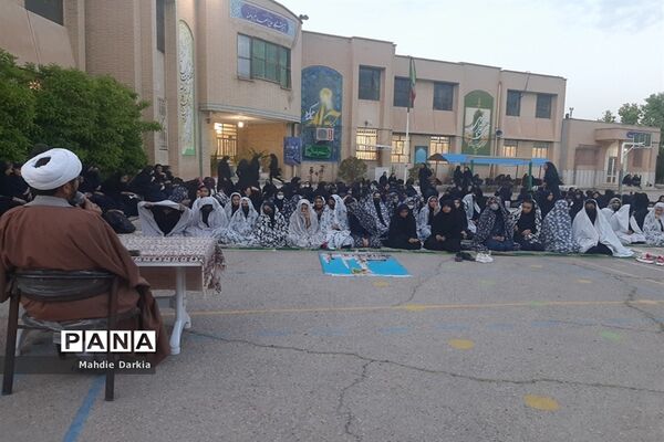 ضیافت افطاری در دبیرستان دخترانه فرزانگان ناحیه 3  شیراز