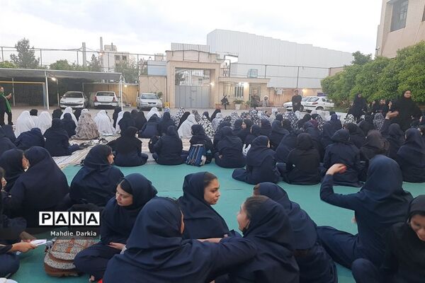 ضیافت افطاری در دبیرستان دخترانه فرزانگان ناحیه 3  شیراز
