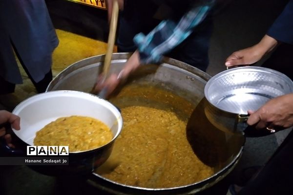 ضیافت افطاری در دبیرستان دخترانه فرزانگان ناحیه 3  شیراز