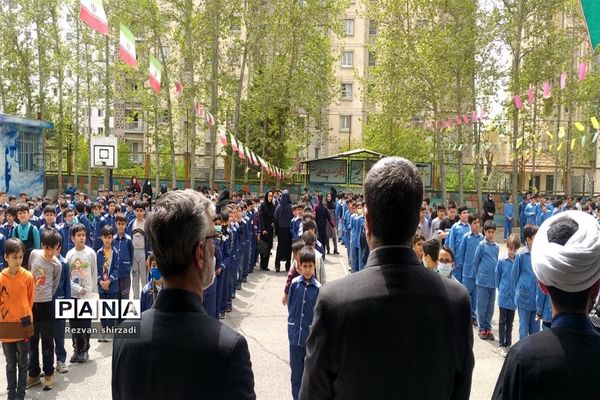 برگزاری مراسم صبحگاه مشترک دانش‌آموزی منطقه 4 در حمایت از کودکان فلسطین