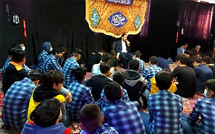 شورمعنوی و حزن غریبانه شهادت حضرت علی(ع) در میان دانش‌آموزان دبیرستان استعدادهای درخشان شهید بهشتی رودهن/فیلم