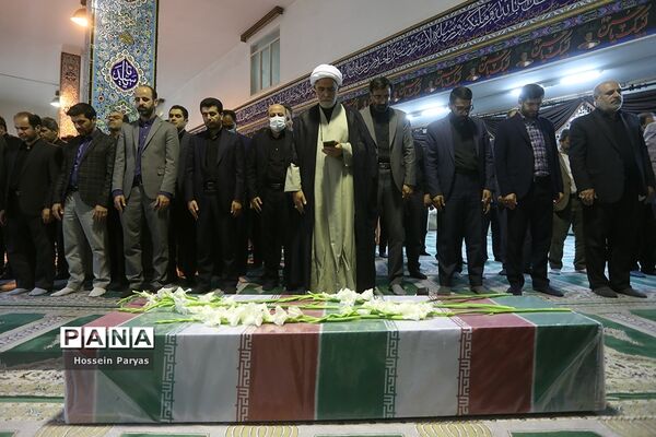 تشییع پیکر شهید گمنام در ساختمان علاقه‌مندان وزارت آموزش و پرورش