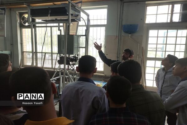 بازدید دانش‌آموزان دبیرستان شهید باقری از هنرستان شهید مدرس، کاشمر