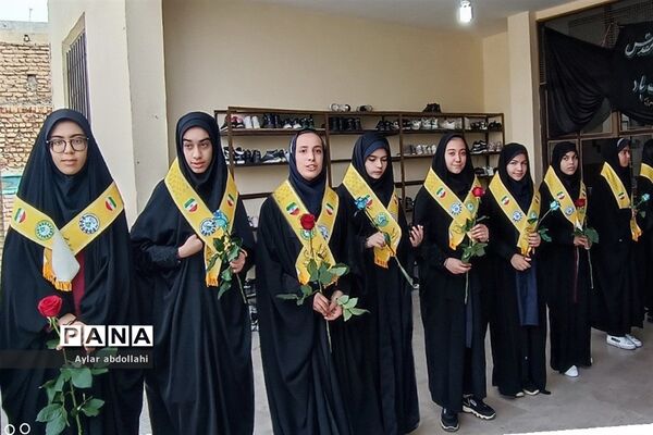 مراسم تشییع  پیکر شهید گمنام در دبیرستان الزهرا قرچک