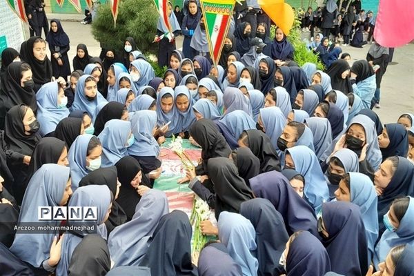 تشیع پیکر شهید گمنام در مدرسه شهدای هسته‌ای قرچک