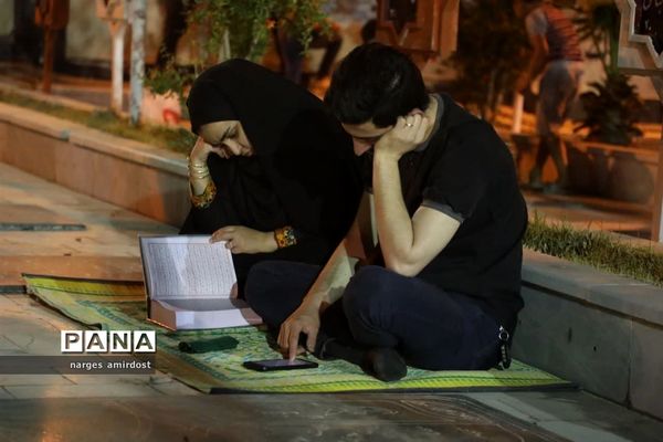 مراسم احیای شب بیست و یکم در گلزار شهدای زاهدان