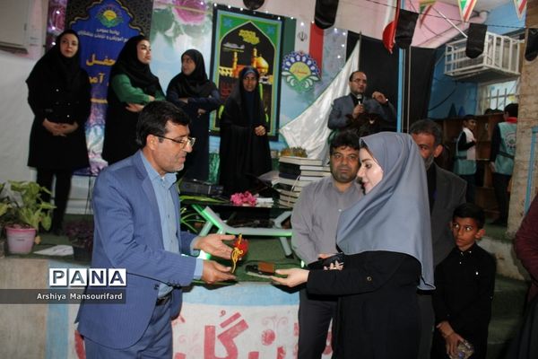 مراسم انس با قرآن  مدرسه پیشتازان بوشهر در شب بیست و یکم ماه رمضان