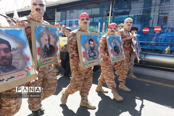 حضور پر شور مردم در راهپیمایی روز قدس در تهران