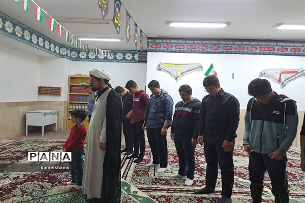 ضیافت افطاری در دبیرستان صدرا شهرستان ابرکوه