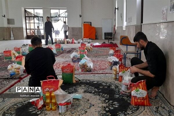 اهدای ۱۱٠ بسته ارزاق به خانواده‌های نیازمند در قرچک