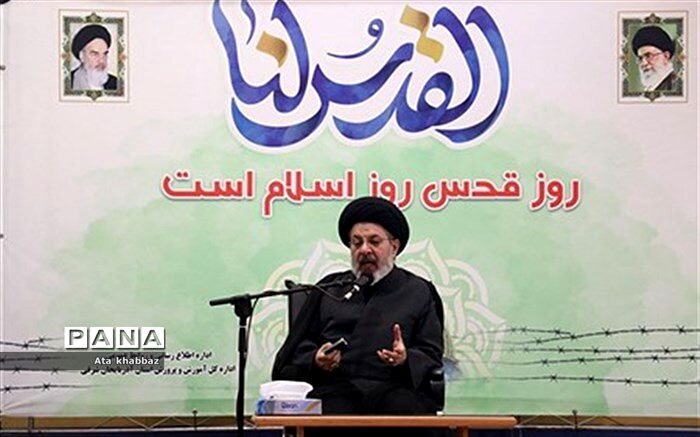 عصاره خلقت و نگین هستی حضرت علی(ع) است