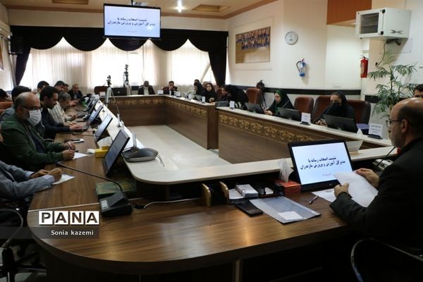 نشست مدیرکل آموزش و پرورش مازندران با اصحاب رسانه