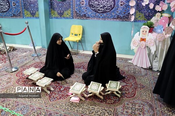 حضور پر شور مردم در شب ۲۳ ماهِ رمضان در نمایشگاه قرآن کریم