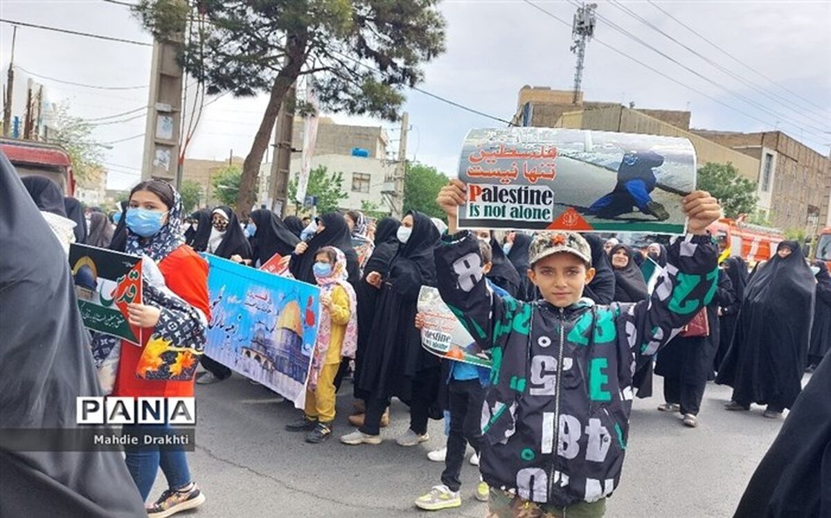 ما در هر جایگاهی در راهپیمایی روز قدس شرکت می‌کنیم چون.../فیلم