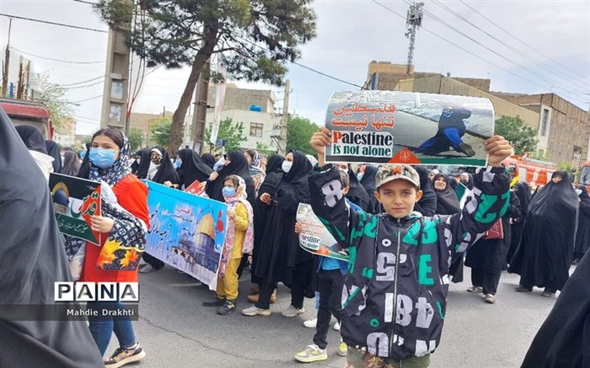 ما در هر جایگاهی در راهپیمایی روز قدس شرکت می‌کنیم چون.../فیلم