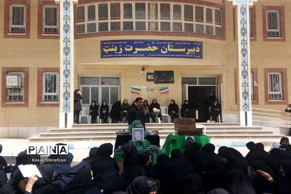 گرامیداشت لیالی قدر در دبیرستان حضرت زینب کاشمر