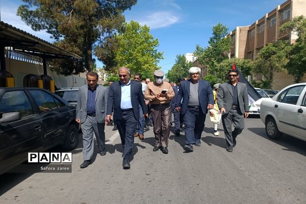 حضور باشکوه مردم و مسئولان سازمان دانش‌آموزی استان فارس در راهپیمایی روز قدس