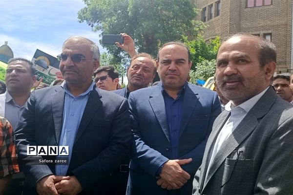 حضور باشکوه مردم و مسئولان سازمان دانش‌آموزی استان فارس در راهپیمایی روز قدس