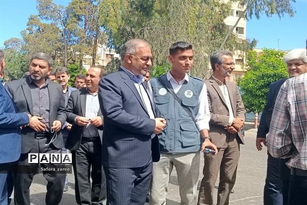 حضور باشکوه مردم و مسئولان سازمان دانش‌آموزی استان فارس در راهپیمایی روز قدس