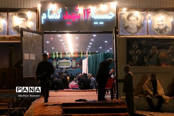 نیایش عاشقانه زائران شهدای گمنام در سومین شب قدر