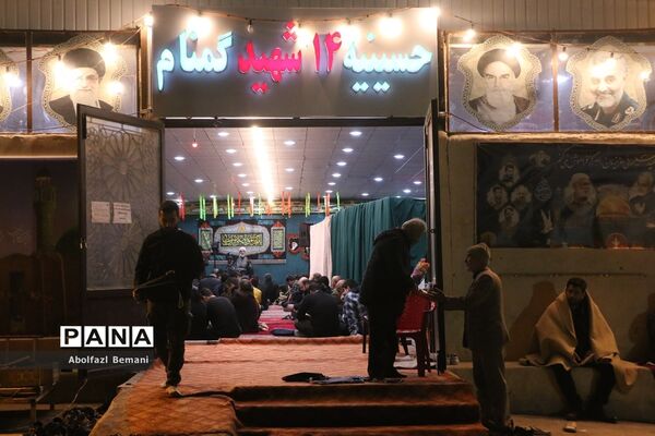 نیایش عاشقانه زائران شهدای گمنام در سومین شب قدر