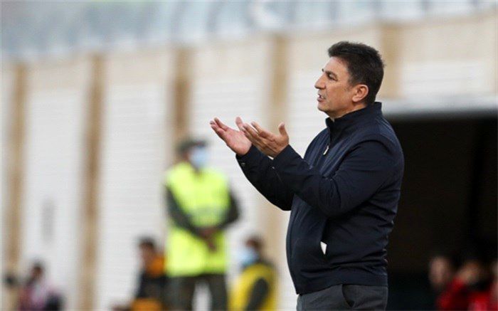 قلعه‌نویی تماشاگر ویژه استقلال و هوادار