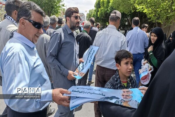 حضور حماسی دانش‌آموزان و فرهنگیان در راهپیمایی روز قدس 1402