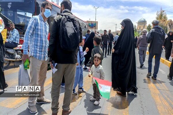 حضور حماسی دانش‌آموزان و فرهنگیان در راهپیمایی روز قدس 1402