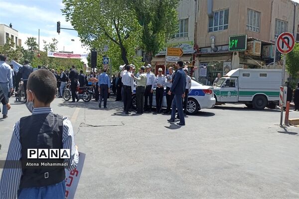 حضور حماسی دانش‌آموزان و فرهنگیان در راهپیمایی روز قدس 1402