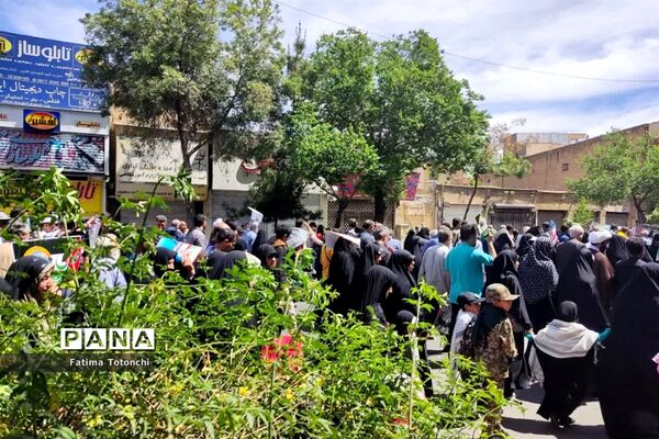 حضور حماسی دانش‌آموزان و فرهنگیان در راهپیمایی روز قدس 1402